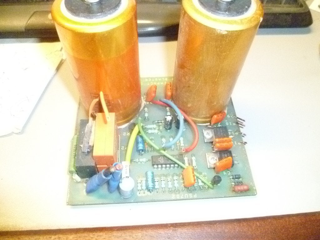 condensator 4700 uF 100volt, Ophalen, Gebruikt