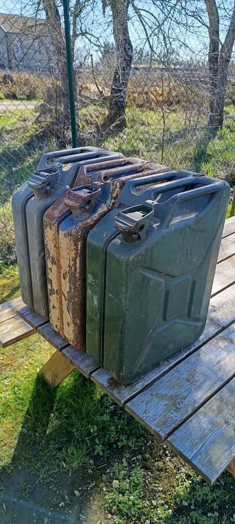 Lot jerrycan 20L militaire, Ophalen of Verzenden