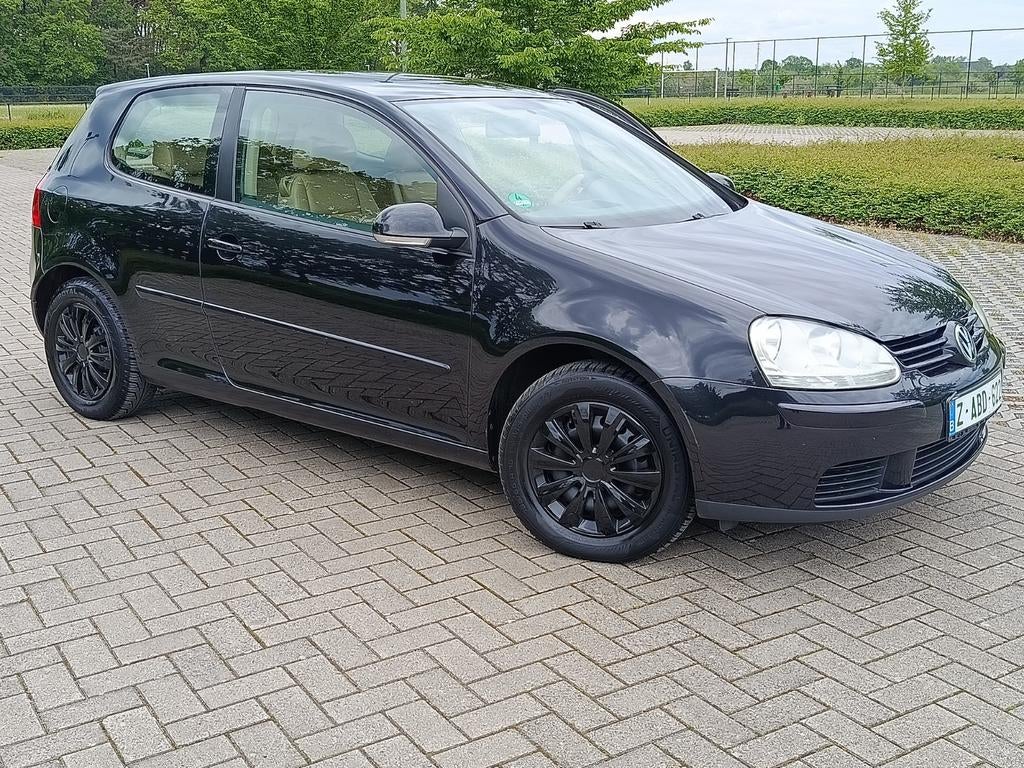 Golf 5/ benzine 1.6/ 85 kw / CarPlay /bluetooth, Auto's, Leder, Bedrijf, Handgeschakeld, Golf