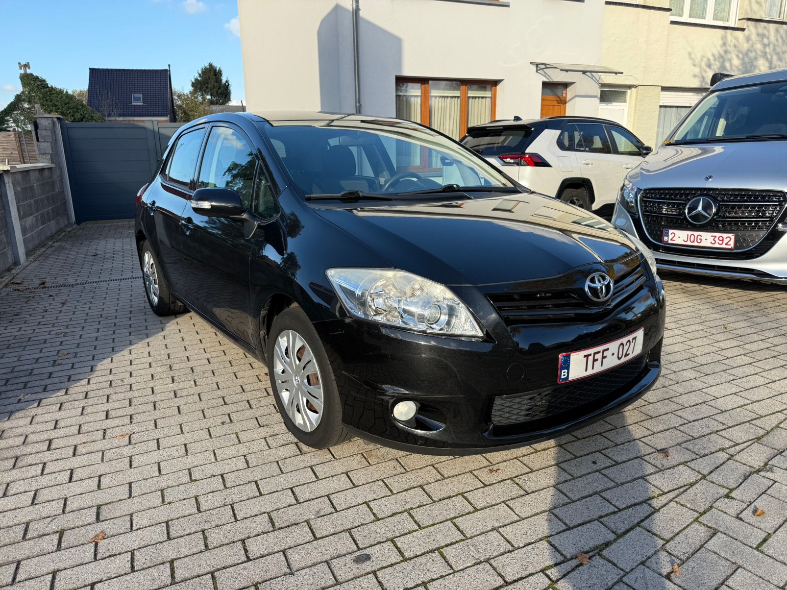 Toyota Auris 1.6 Benzine Automaat 1 eigenaar, Autos, 1355 kg, Noir, 1200 kg, 5 places