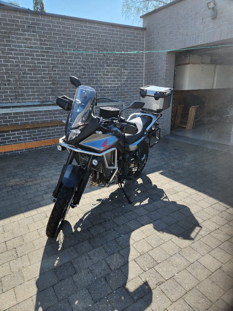 Honda Transalp BJ2023, slechts 1800 km, Motos, Motos | Honda, Permis Moto A, Tourisme, ABS, Plus de 35 kW