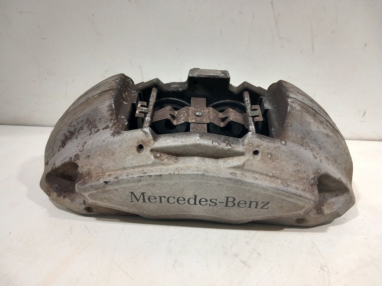 Remklauw links voor Mercedes-Benz C-Klasse, Onderdelen@venauto.nl, Van der Ven Autorecycling B.V., Ettenseweg 76, 4706 PB Roosendaal, The Netherlands