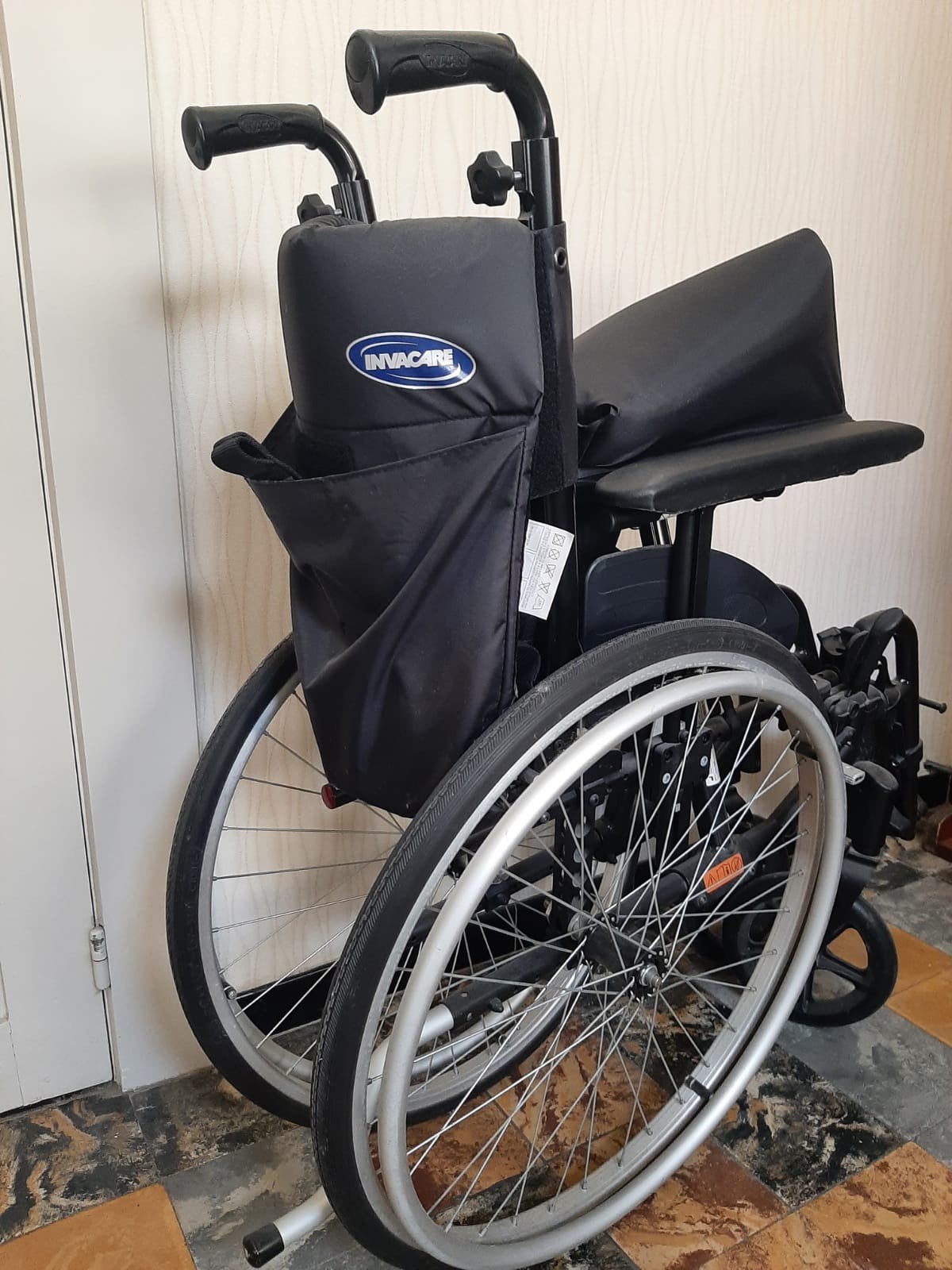 rolstoel invacare, Ophalen, Inklapbaar, Zo goed als nieuw, Duwrolstoel