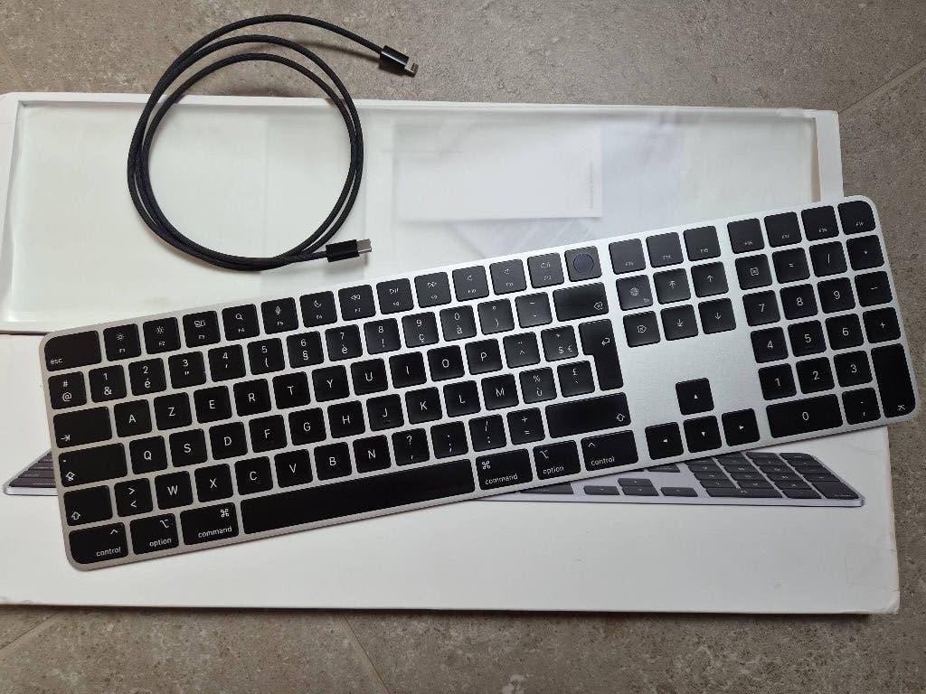 Apple Magic Touch ID keyboard - Azerty, Computers en Software, Toetsenborden, Gebruikt, Azerty, Draadloos, Apple