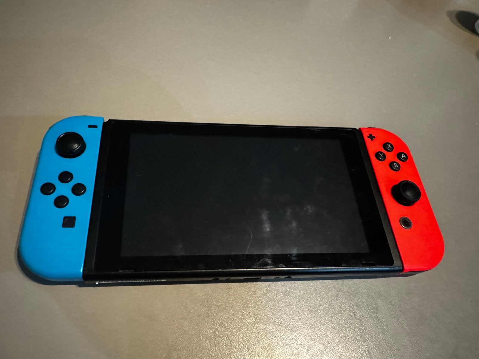 Nintendo Switch + housse + jeux, Avec 1 manette, Enlèvement, Utilisé, Switch Original