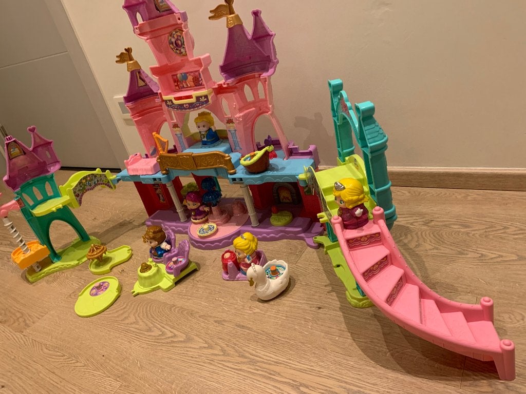 Vtech kasteel en 5 popjes, Enlèvement, Comme neuf