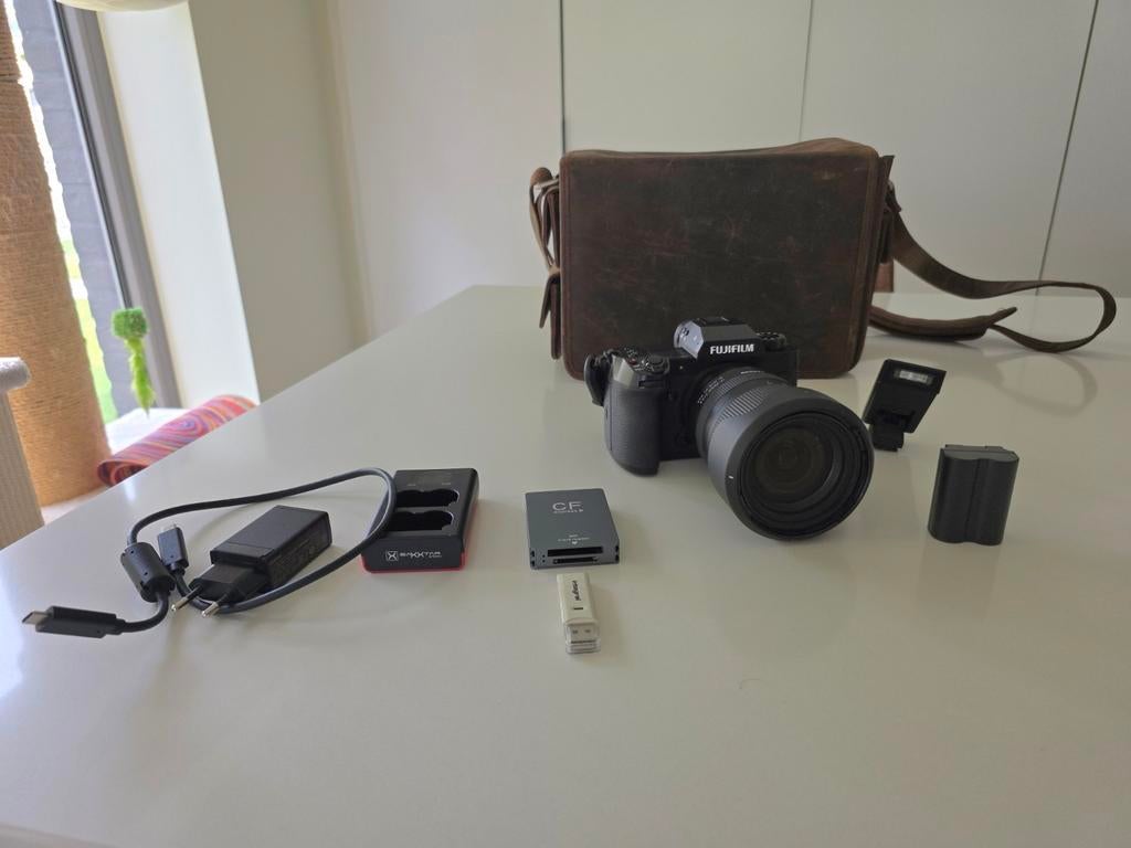 Fujifilm Xh2 + Tamron 17-70 f2.8, Ophalen, 40 Megapixel, Zo goed als nieuw, 4 t/m 7 keer