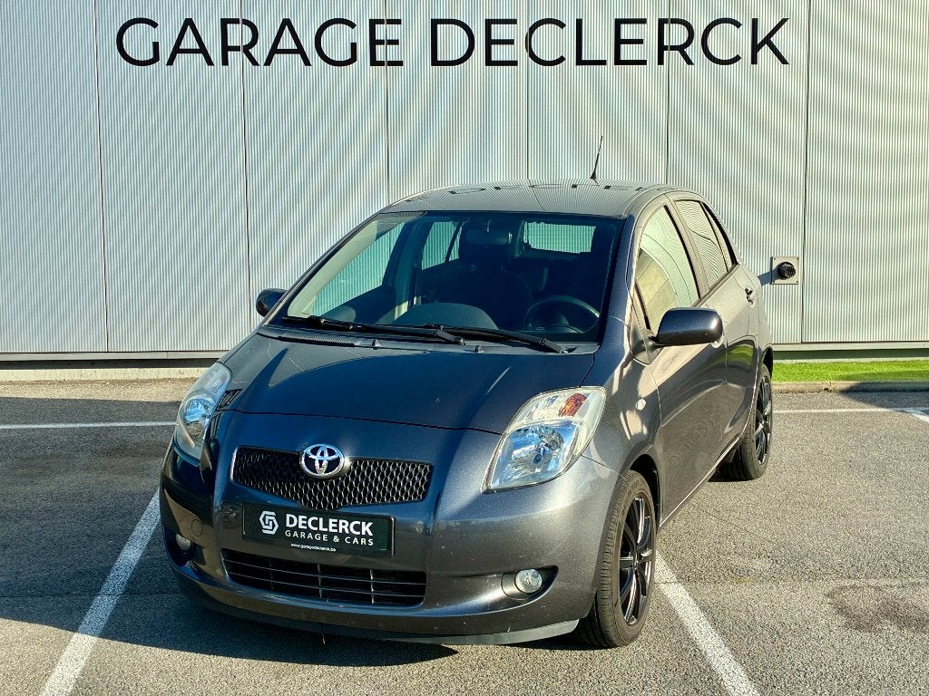 TOYOTA yaris Perfecte staat Met car pass 4950€, Auto's, 1296 cc, Stof, Zwart, 4 cilinders
