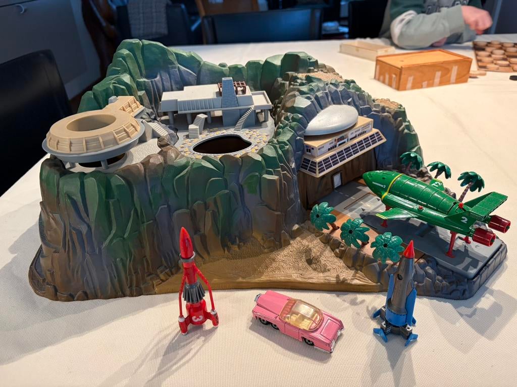 Thunderbirds thuisbasis, Ophalen, Gebruikt
