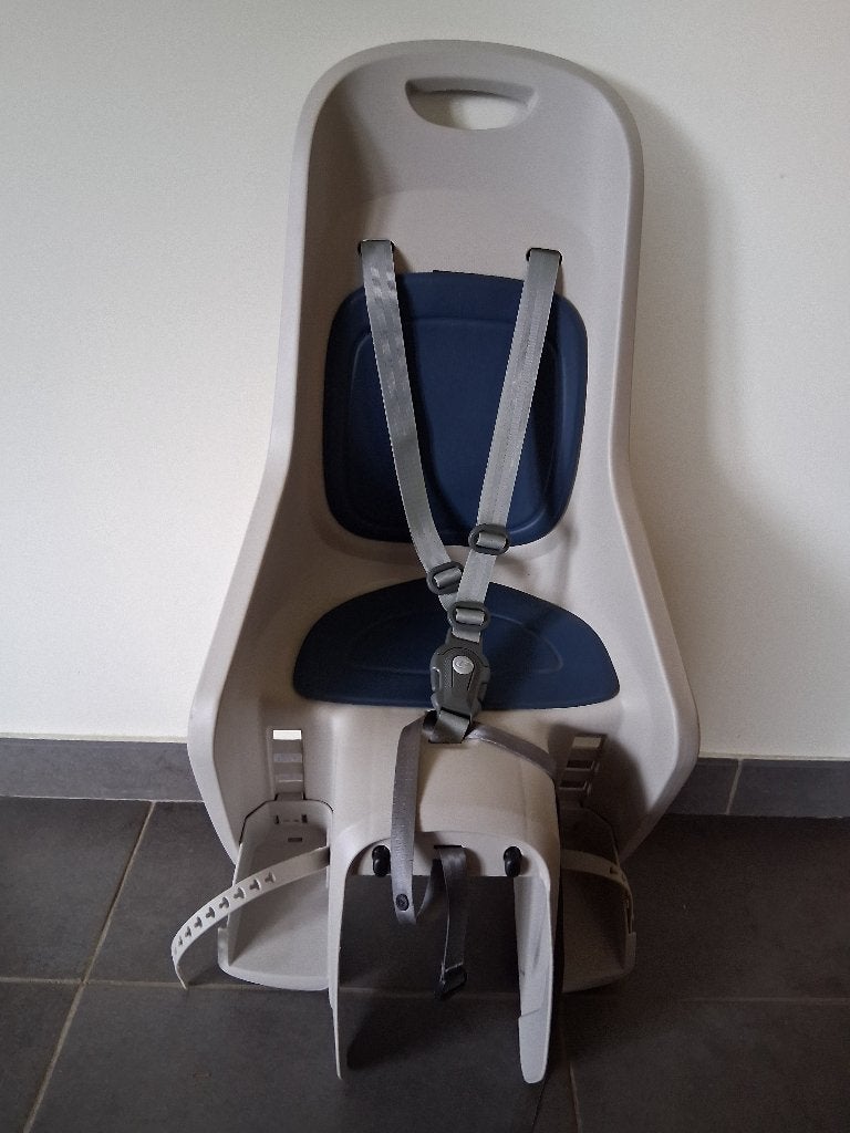 Fietstoeltje, Fietsen en Brommers, Ophalen, Zo goed als nieuw, Pollisport, Voetsteuntjes