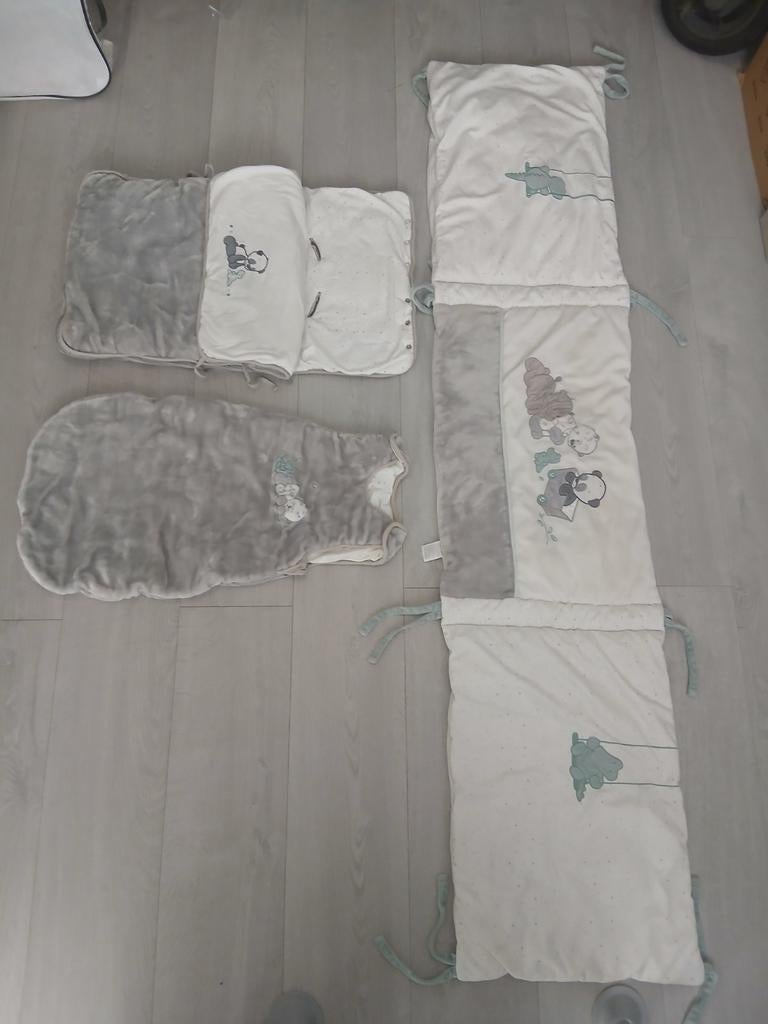 Ensemble de contour de lit noukies, Enlèvement