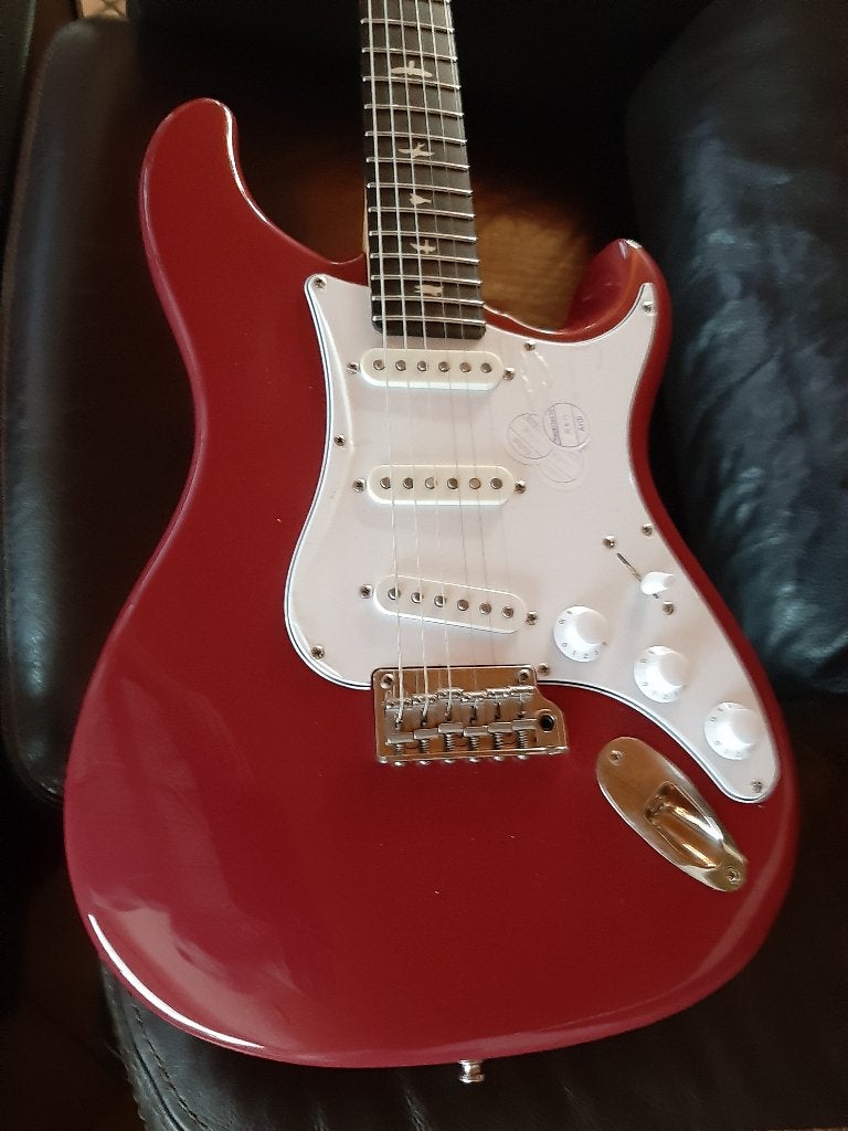 PRS SE Silver Sky Rosewood Board, Derby Red met Gigbag, Muziek en Instrumenten, Ophalen of Verzenden, Zo goed als nieuw, Solid body