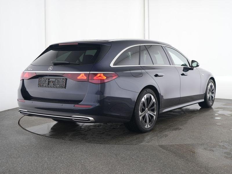 Mercedes-Benz E-klasse 300 DE Break Luxury Line | 360 Came, Auto's, Automaat, 197 pk, Gebruikt, Zwart
