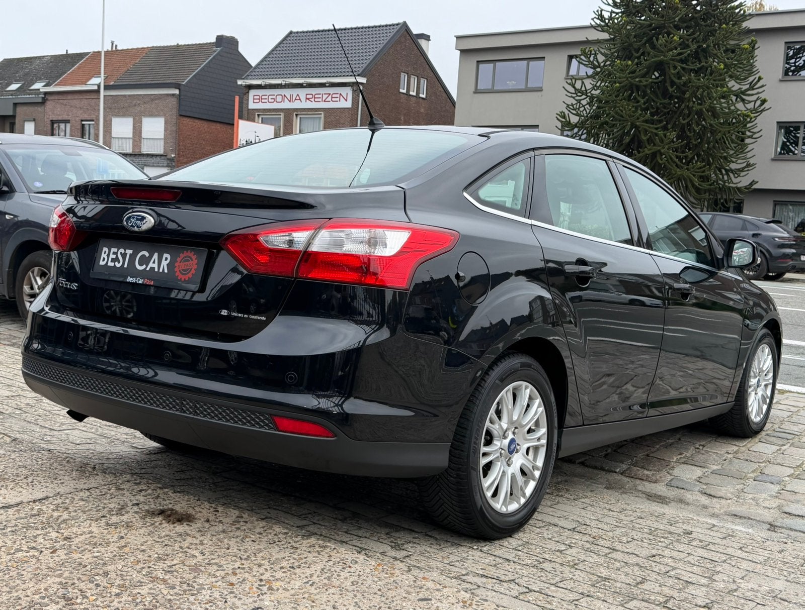 Ford Focus 1.6TDCi * Sedan * Euro5, Auto's, Focus, 4 cilinders, 109 g/km, Zwart