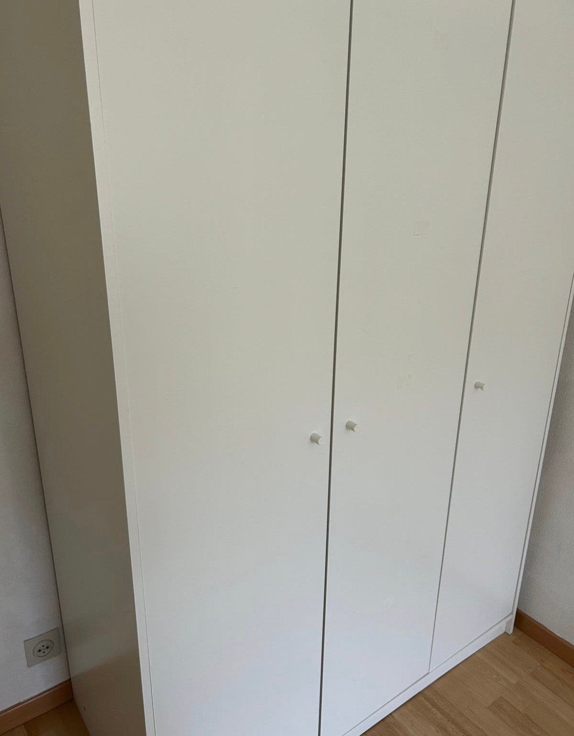 Kledingkast met 3 deuren, Ophalen, Zo goed als nieuw