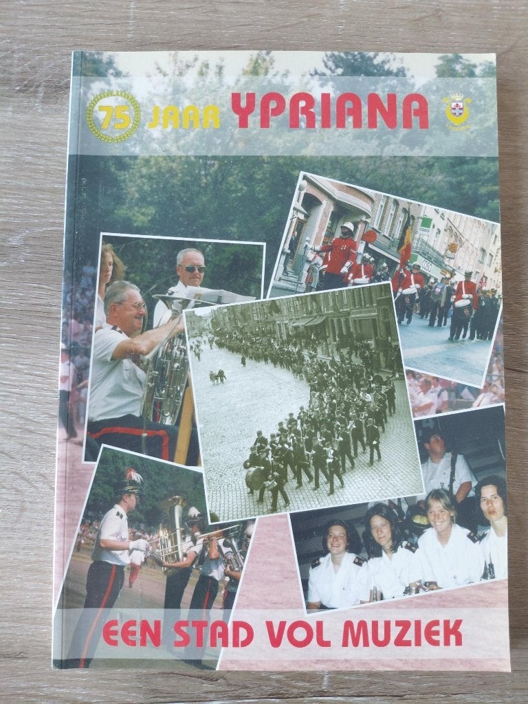 75 jaar Ypriana (Ieper) - een stad vol muziek, Boeken, Ophalen, 20e eeuw of later, Zo goed als nieuw