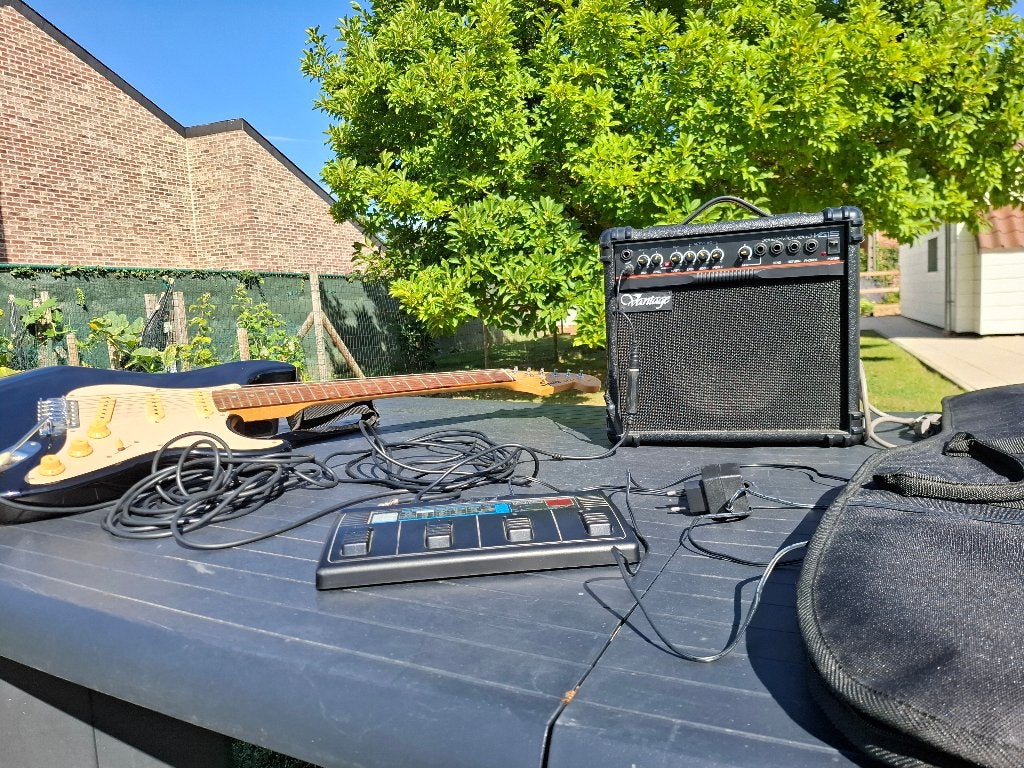 Squier Strat pakket voor elektrische gitaar., Muziek en Instrumenten, Snaarinstrumenten | Gitaren | Elektrisch, Ophalen, Gebruikt