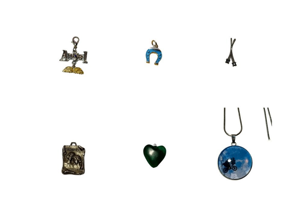 6 pendentifs (prix 1€ / 2€ / 3€ / 4€ / 7€), Enlèvement, Utilisé, Autres couleurs, Autres matériaux