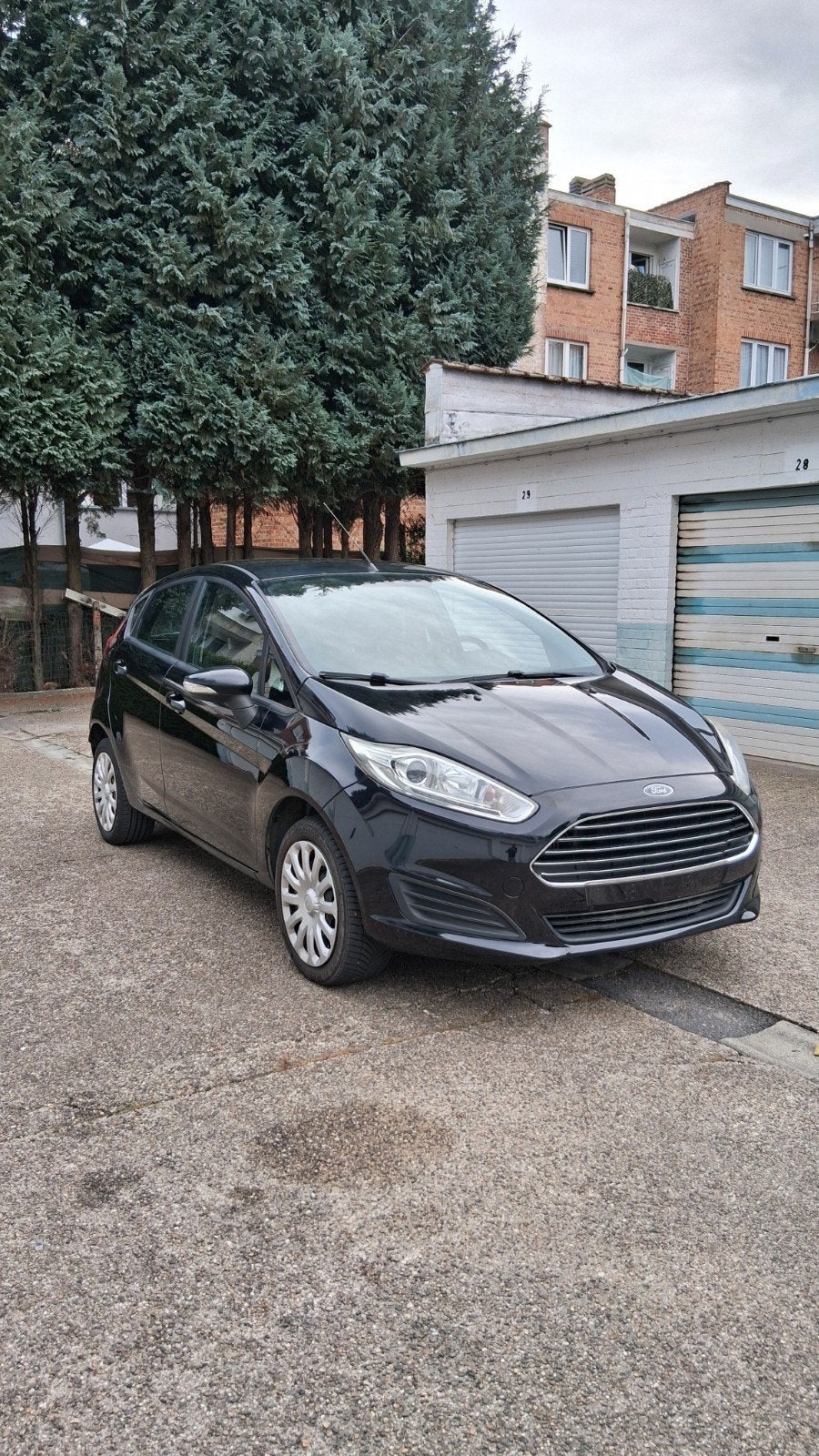 Ford fiesta essence année 2013 erou 5a 85000km, Euro 5, Achat, Boîte manuelle, Noir