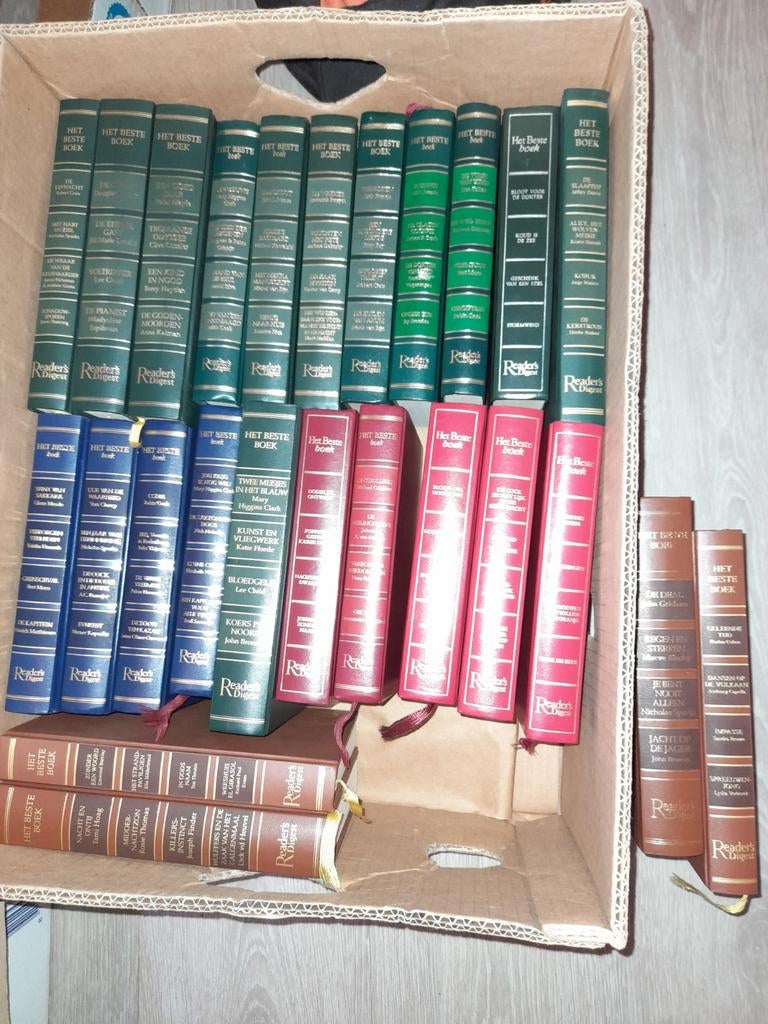 82 stuks boeken Readers Digest.  In lederen kaft gebonden en, Boeken, Ophalen