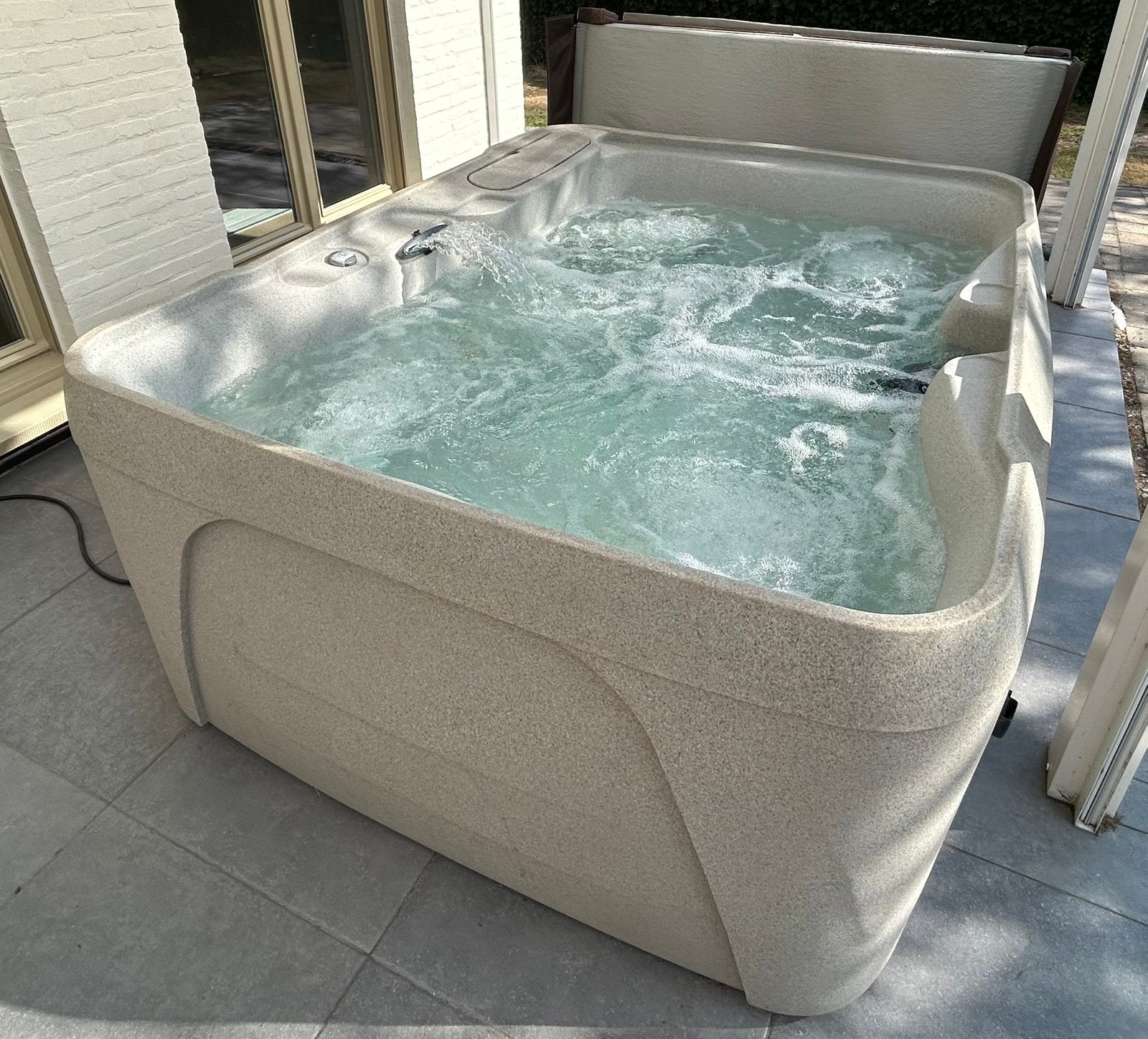 Spa fantasy Enamor Hottub. Zo goed als nieuw!, Ophalen, Zo goed als nieuw, Trap, Vast