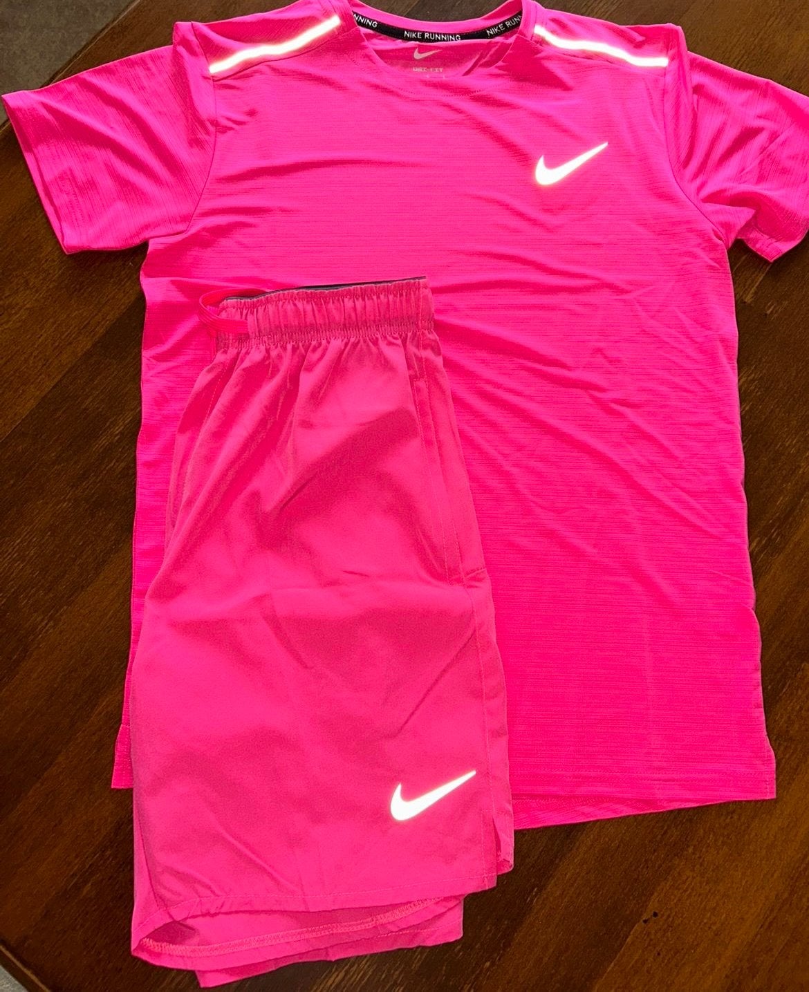 Nike Miller, Ophalen of Verzenden, Zo goed als nieuw, Roze