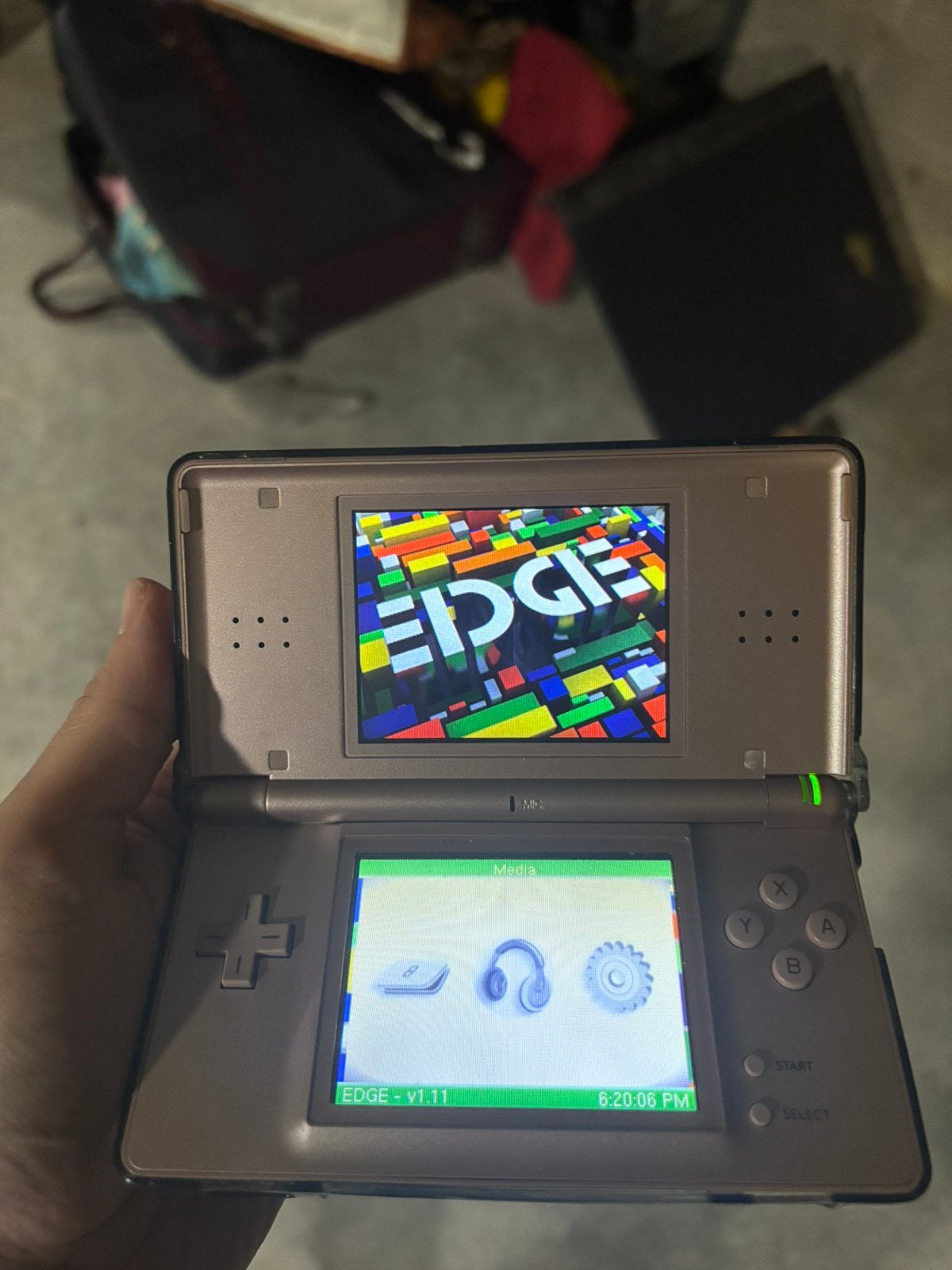 Nintendo DS Lite – Brons/Metallic + Oplader & EDGE Flashcart, Consoles de jeu & Jeux vidéo, Consoles de jeu | Nintendo 2DS & 3DS