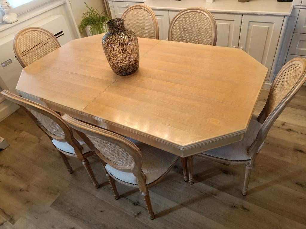 Table et chaise de salle à manger, Ophalen