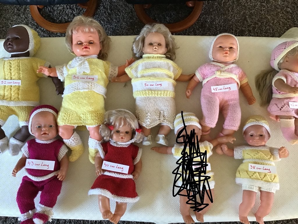 8 belles poupées avec des vêtements tricotés, Enfants & Bébés, Enlèvement ou Envoi, Comme neuf