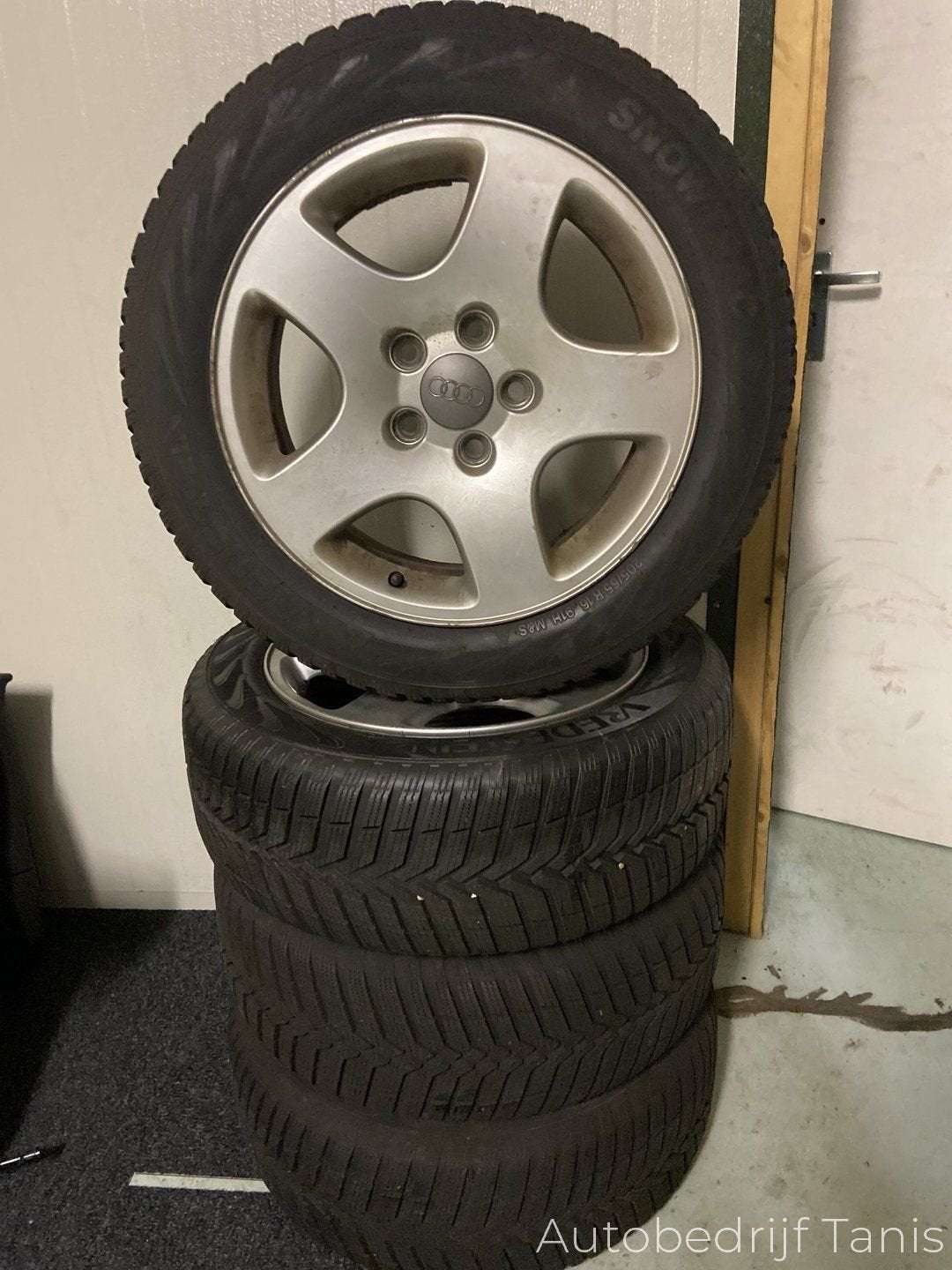 Audi A3 Vredestein 205/55/16 Winter, Auto-onderdelen, Banden en Velgen, Banden en Velgen, Winterbanden, 16 inch, 205 mm, Personenwagen