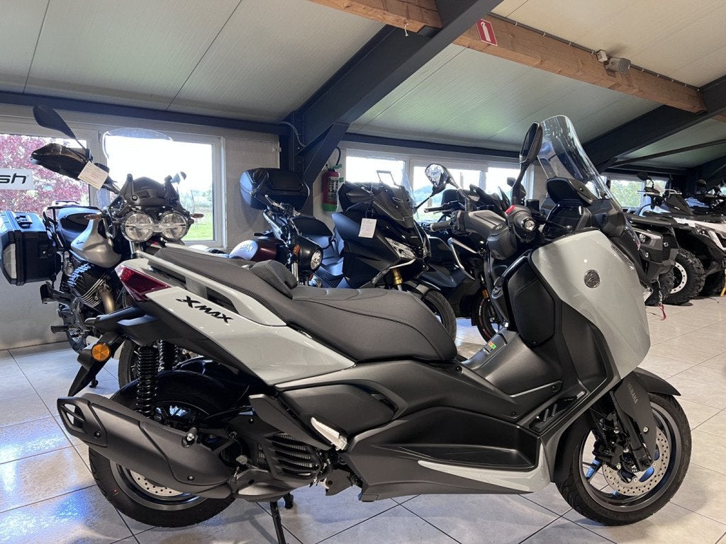 Yamaha X-Max 125 TECH MAX +, Motoren, Motoren | Yamaha, Scooter, 300 cc, Bedrijf, 12 t/m 35 kW