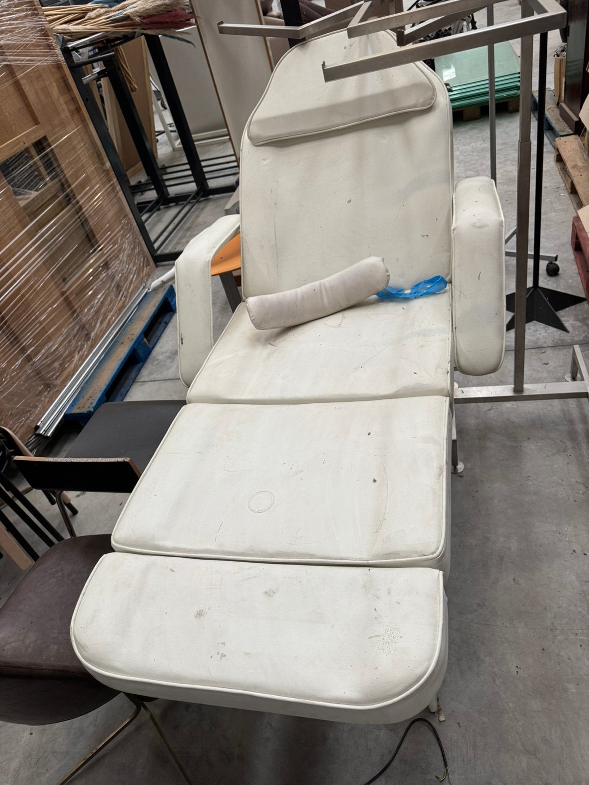 Table de massage/table de soins, Enlèvement, Comme neuf