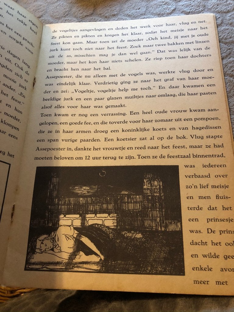Assepoester - B. Van Balen 1948 zeldzame uitgave, Boeken, Ophalen of Verzenden, Gelezen, B. Van Balen