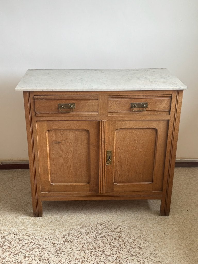 Petit buffet ancien en chêne massif avec plateau en marbre, Maison & Meubles, 3 ou 4 tiroirs, 25 à 50 cm, Enlèvement, Utilisé