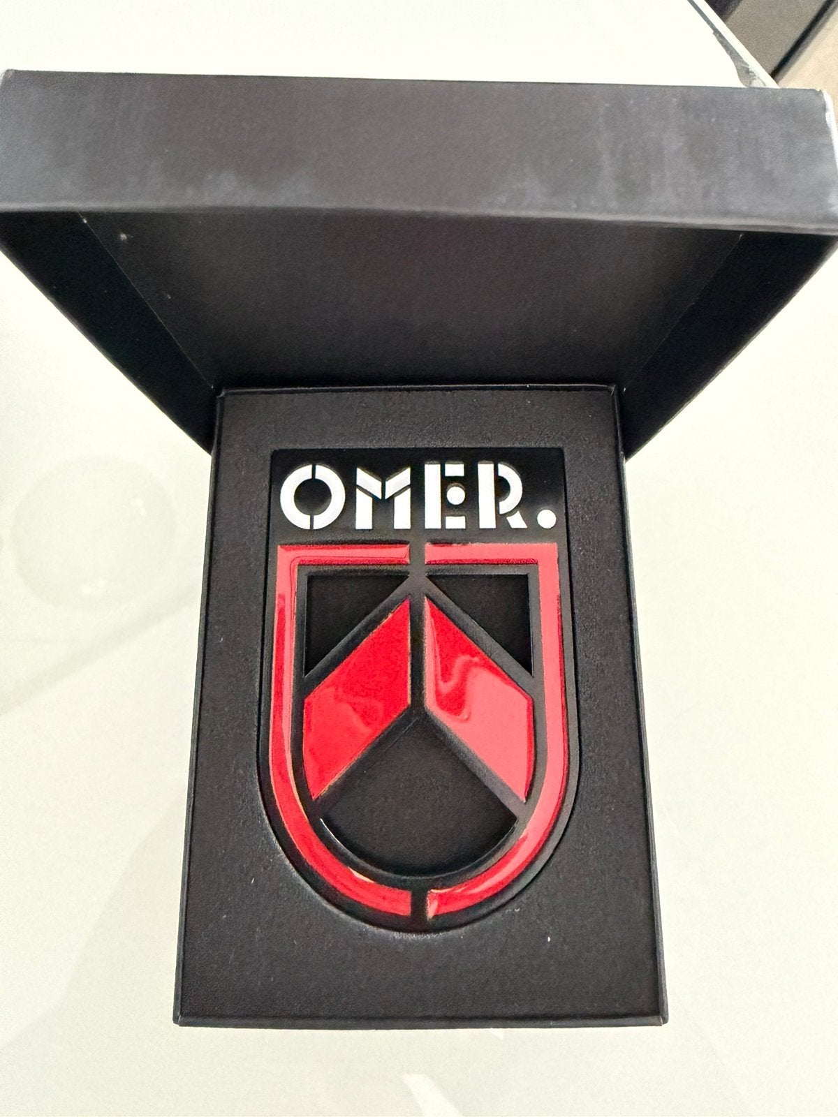 Joli ouvre-bouteille neuf (lourd) de Omer - vintage mancave, Enlèvement ou Envoi, Neuf, Ouvre-bouteille, Autres marques