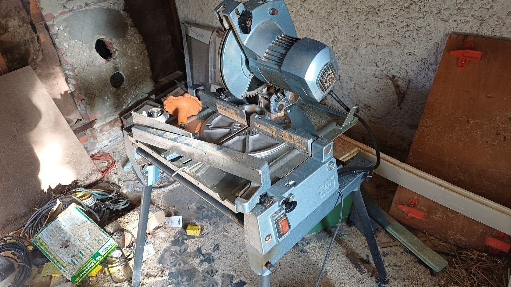 combinatie afkortzaag zaagtafel, Ophalen, Gebruikt, 600 tot 1200 watt, Afkortzaag
