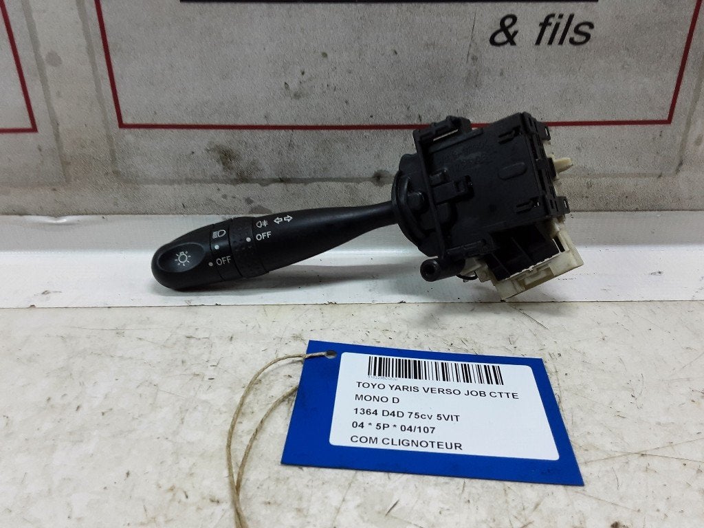 COMMUTATEUR CLIGNOTANT Toyota Yaris Verso (P2) (173648), Mevr. I. Hauben, Toyota, Utilisé, Rue de l'Espoir 34 34
4030  GRIVEGNÉE, BE