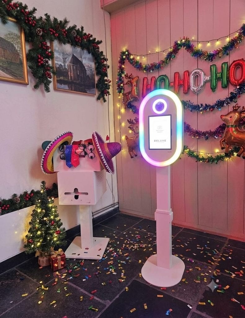 Mooie Photobooth huren Hasselt en omgeving met luxe props, Hobby & Loisirs créatifs, Enlèvement, Neuf