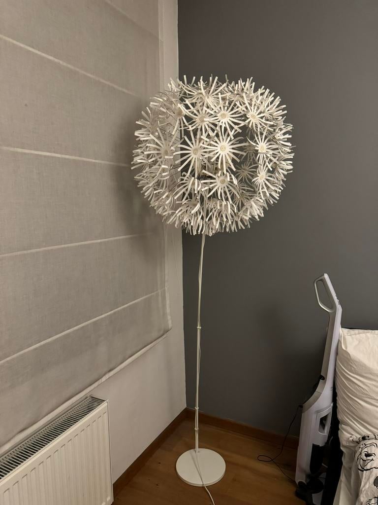 Lamp IKEA wit, Huis en Inrichting, Lampen | Vloerlampen, Ophalen, Zo goed als nieuw