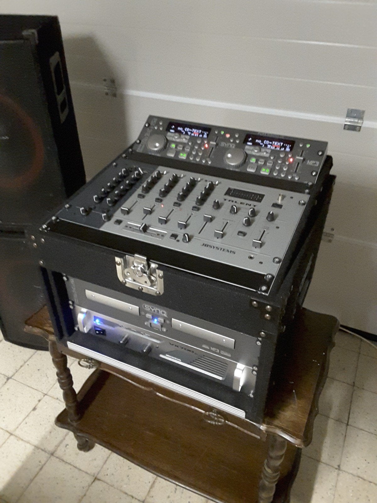DJ set  / discobar / muziekinstallatie / flightcase / boxen, Muziek en Instrumenten, Ophalen, Zo goed als nieuw, Dj-set