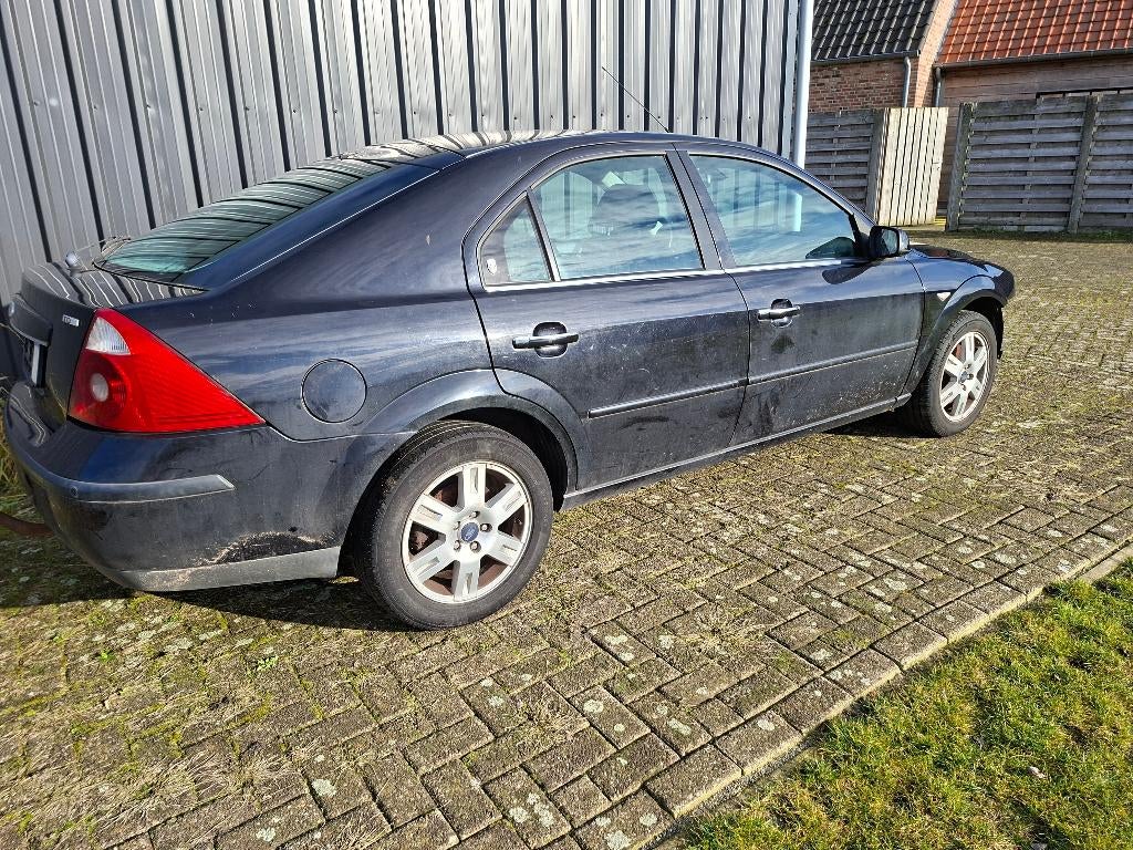 Ford Mondeo MK3 B5Y Ghia hatchback 2005 - schade bumper, Cuir, Mondeo, 5 portes, Diesel