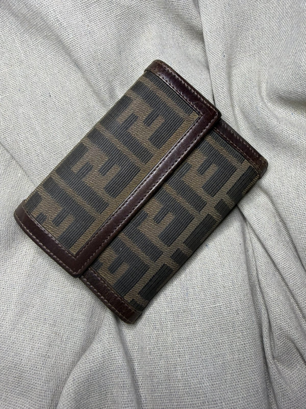 Fendi portefeuille trifold toile et cuir mixte vintage, Enlèvement ou Envoi, Comme neuf, Noir, Cuir