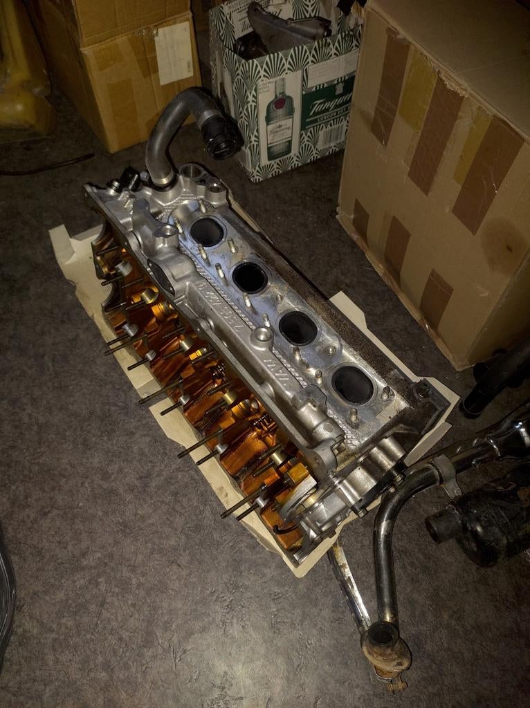 BMW N42B20 cilinderkop, BMW