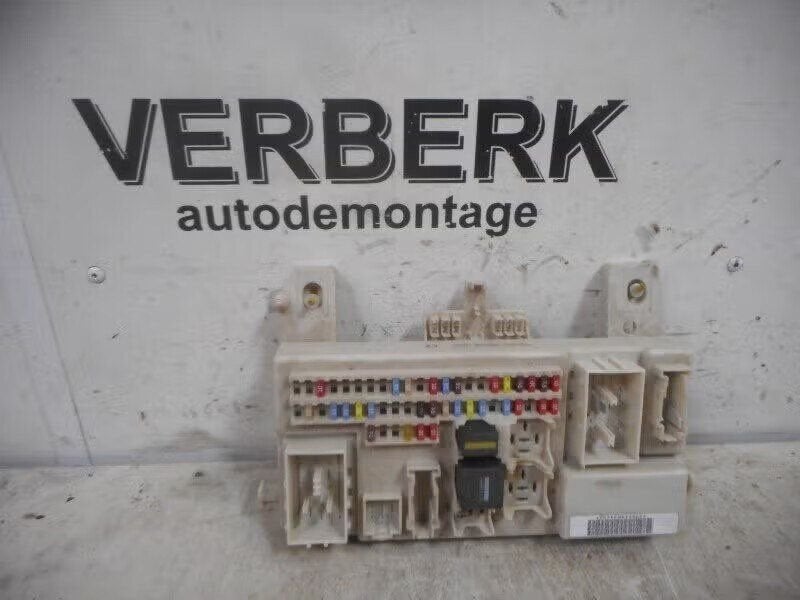 ZEKERINGKAST Ford Focus 2 (01-2004/09-2012) (4m5t-14014cbf), Enlèvement ou Envoi, Henry-Ford-Straße 1 50735 Köln, DE, Ford-Werke GmbH