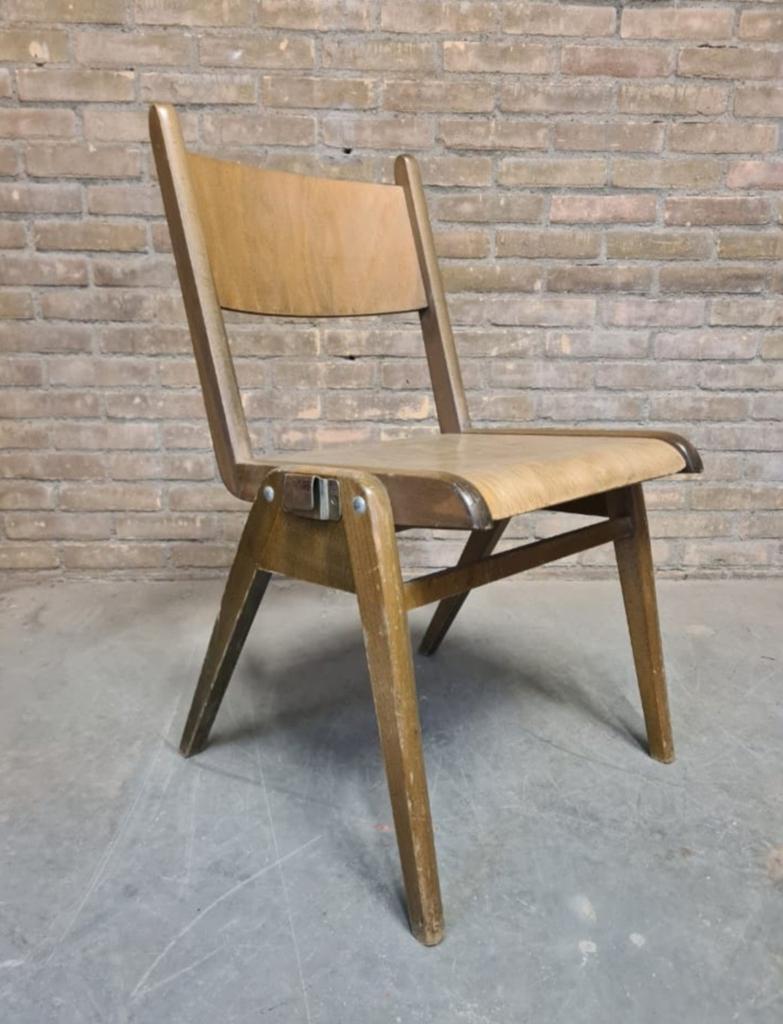 120x oude vintage houten STAPELSTOELEN caféstoelen, Ophalen