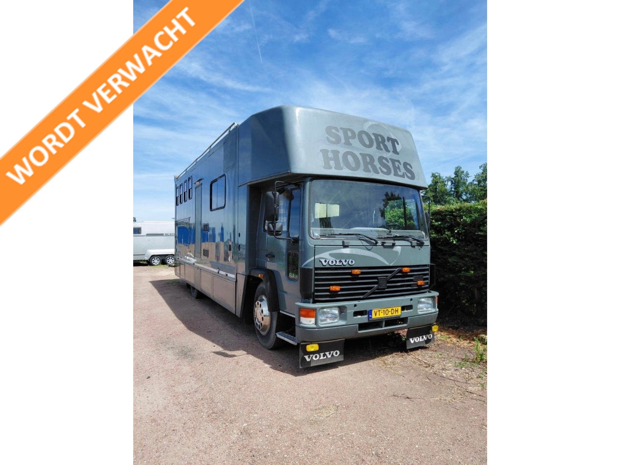 Volvo FL6 14T 4-paards paardenvrachtwagen LIVING, Autos, Camions, Euro 2, Argent ou Gris, Achat, 3 places