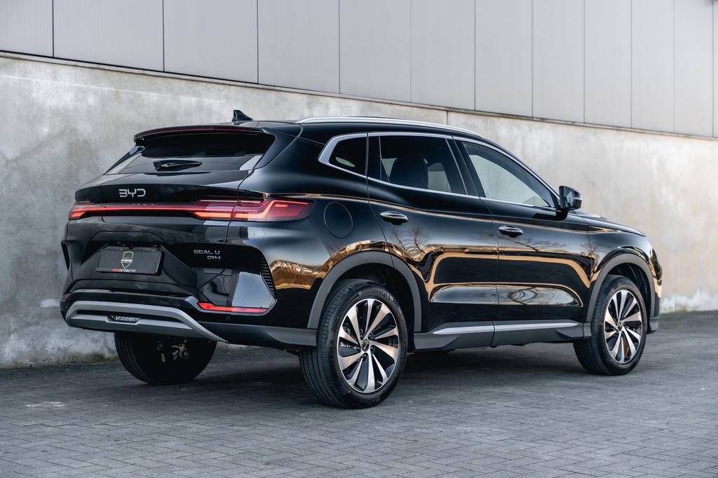 Nieuw! BYD SEAL U DM - I - 2026 - 6 jaar garantie!, Auto's, 1498 cc, 4 cilinders, Zwart, Leder