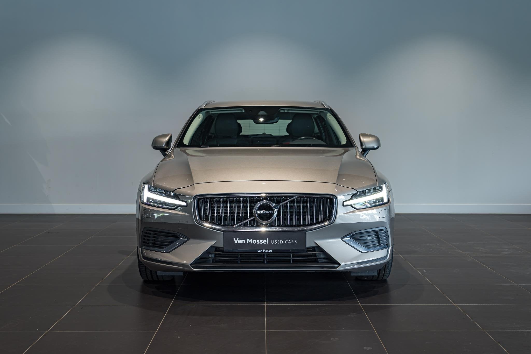 Volvo V60 T6 PHEV 4x4 Inscription Aut. | Camera | Leder | Ve, Auto's, Volvo, Automaat, Stof, Gebruikt, Euro 6