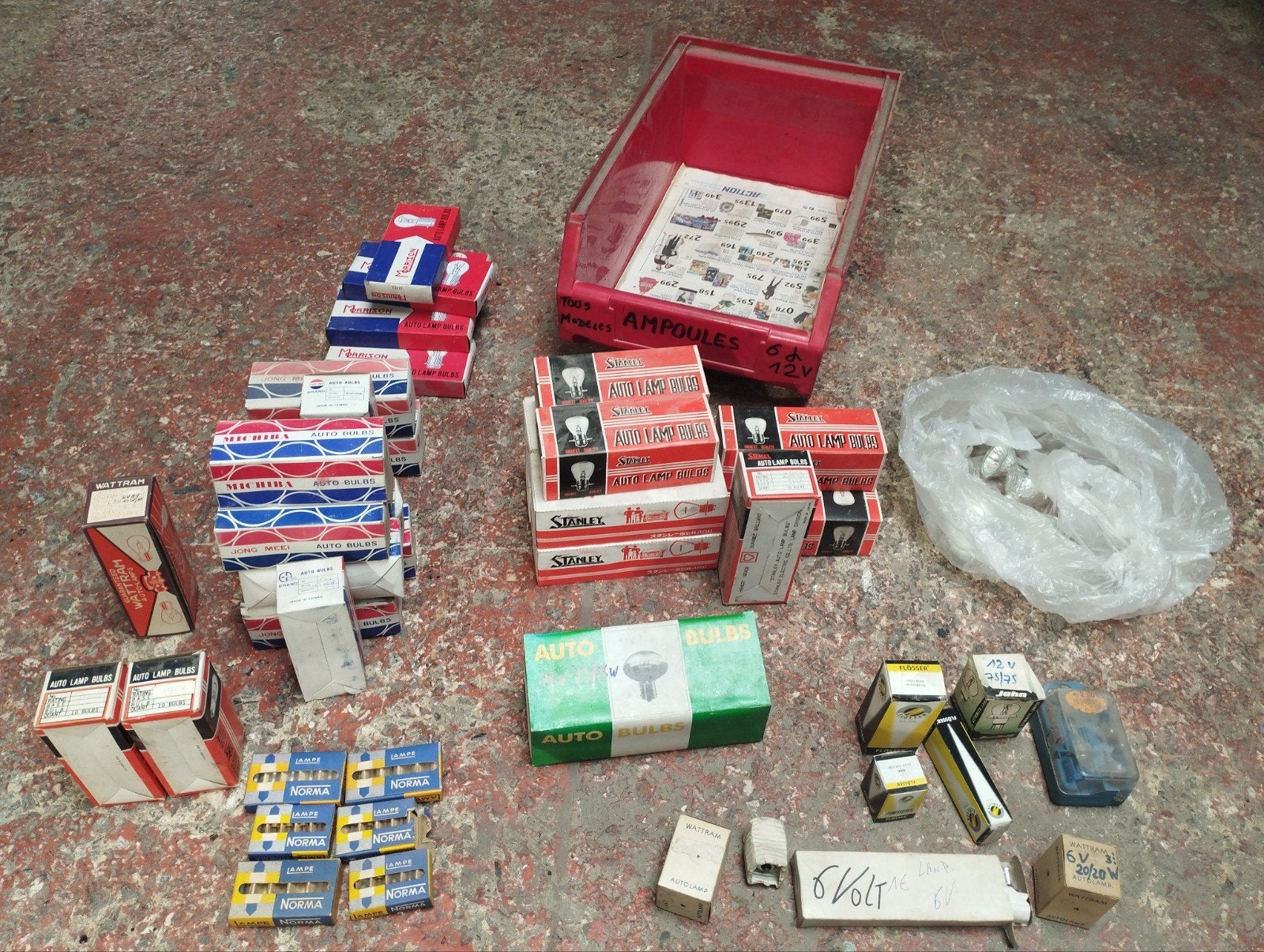lot d ampoule 6 v et 12 v moto vintage, Motos, Enlèvement ou Envoi, Neuf