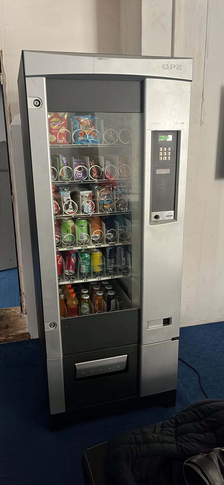 Drank automaat werkt goed, Ophalen, Zo goed als nieuw